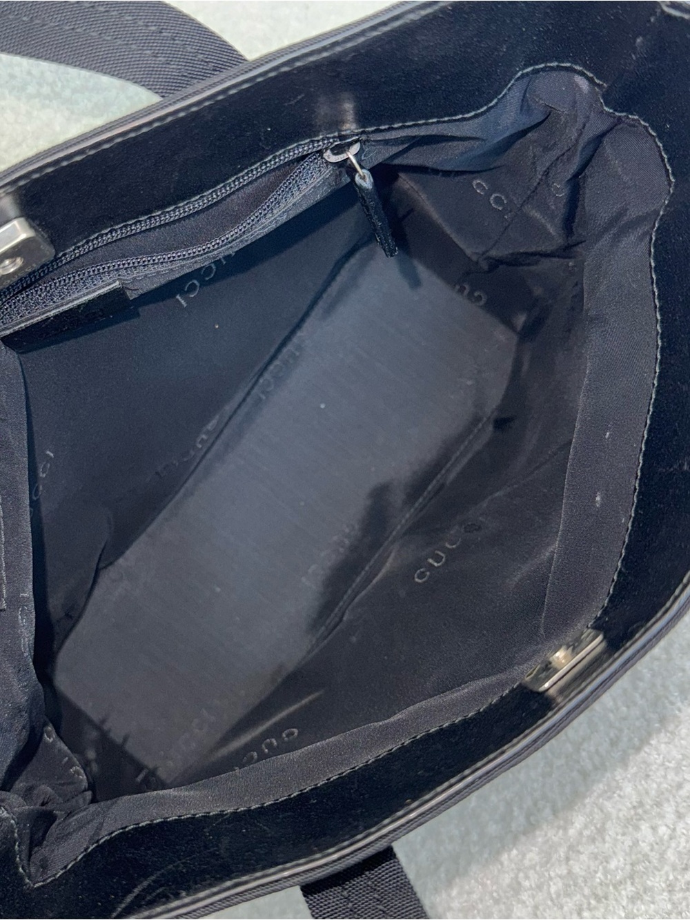 Authentic Gucci Handbag - Picture 4 of 10